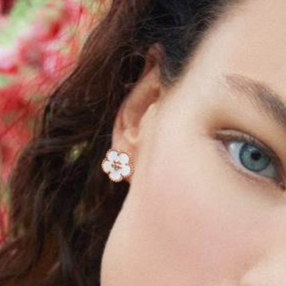 Gold plated plum flower earring